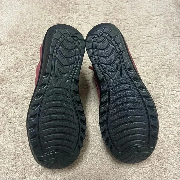 SKECHERS Parallel Ditto Asymmetric Collar Suede Ankle Bootie Burgundy Womens 6 - Picture 11 of 12